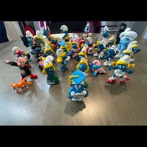 Vintage Smurf figurines